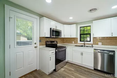 Kitchen - 1307 Gulf Ave, Rolla, MO 65401 photo 1 of 2