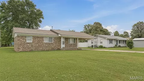 Other - 205 S Lunbeck Ave, Gideon, MO 63848 photo 1 of 3