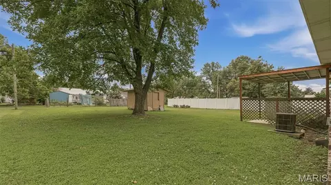Exterior - 205 S Lunbeck Ave, Gideon, MO 63848 photo 3 of 5