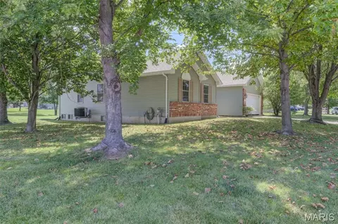 Exterior - 1236 Saint Matthew Ave, O'fallon, MO 63366 photo 4 of 13