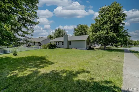 Exterior - 1236 Saint Matthew Ave, O'fallon, MO 63366 photo 8 of 13