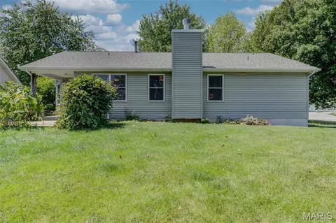 Exterior - 1236 Saint Matthew Ave, O'fallon, MO 63366 photo 3 of 13