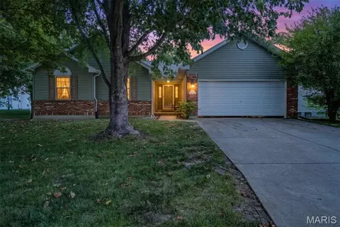 Exterior - 1236 Saint Matthew Ave, O'fallon, MO 63366 photo 9 of 13