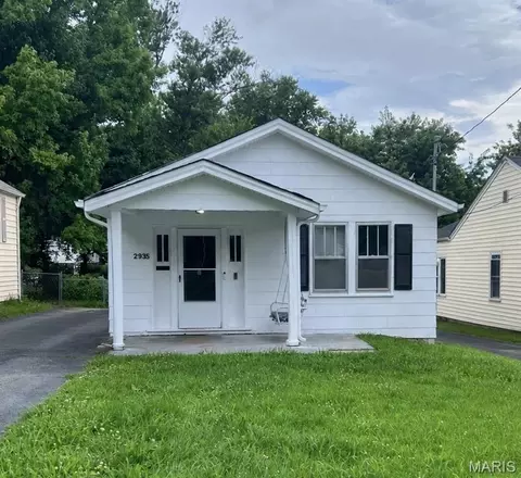 2935 Walton Rd, Overland, MO 63114