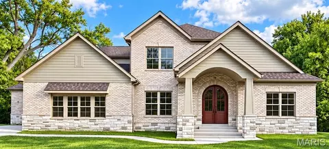 9 Bon Price Ln, Olivette, MO 63132