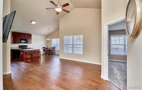 Living - 532 Bramblett Hls, O'fallon, MO 63366 photo 1 of 8