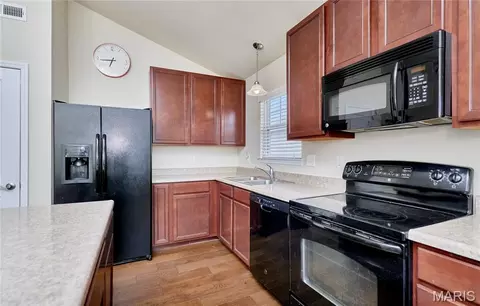 Kitchen - 532 Bramblett Hls, O'fallon, MO 63366 photo 5 of 6
