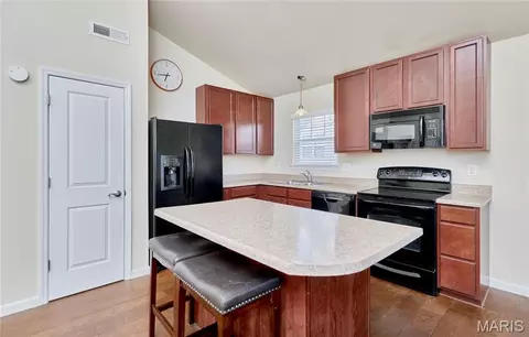 Kitchen - 532 Bramblett Hls, O'fallon, MO 63366 photo 4 of 6