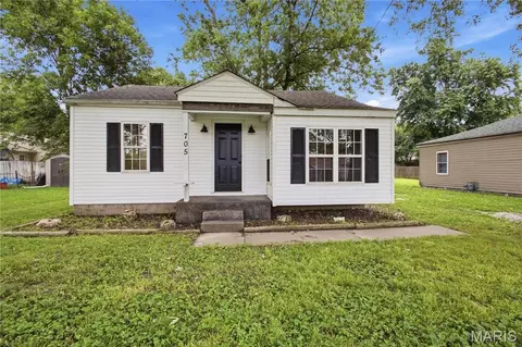 705 S Arch St, Jerseyville, IL 62052