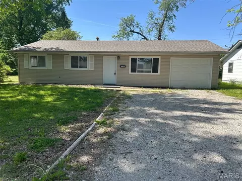 1162 Smith St, Cahokia, IL 62206