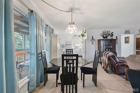 Dining - 10150 Demick Dr, Mineral Point, MO 63660 photo 2 of 3