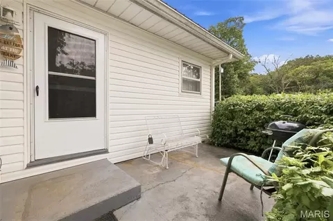 Exterior - 10150 Demick Dr, Mineral Point, MO 63660 photo 10 of 15