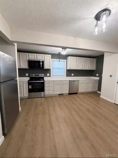 807 E Jefferson St, Jackson, MO 63755 photo 2