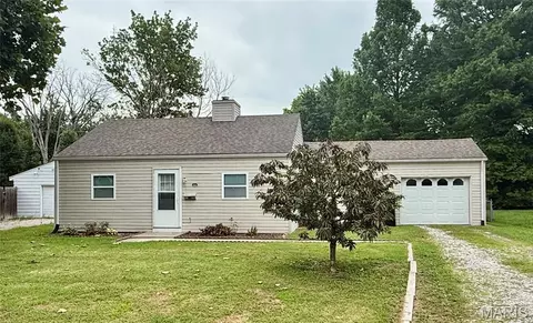 330 N 40th St, Belleville, IL 62226