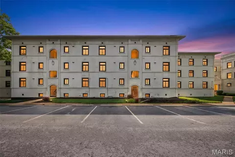 603 Westgate Ave #603D, University City, MO 63130