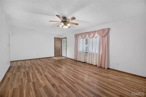 16985 Link Dr, Saint Robert, MO 65584 photo 11