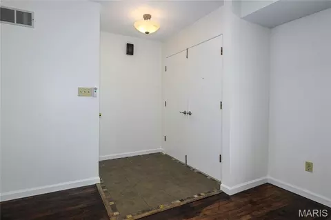 Entry Way - 830 Westrun Dr, Ballwin, MO 63021 photo 1 of 1