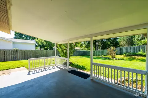 Exterior - 830 Westrun Dr, Ballwin, MO 63021 photo 4 of 10