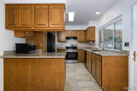 Kitchen - 830 Westrun Dr, Ballwin, MO 63021 photo 1 of 4