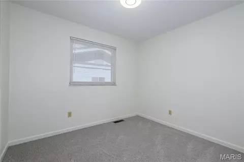Bedroom - 830 Westrun Dr, Ballwin, MO 63021 photo 3 of 6