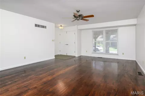 Living - 830 Westrun Dr, Ballwin, MO 63021 photo 1 of 3