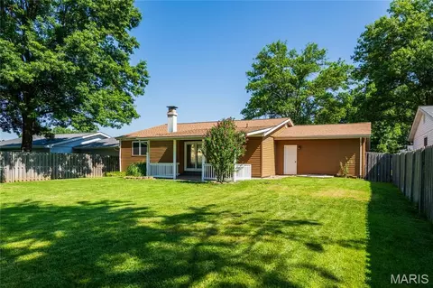 Exterior - 830 Westrun Dr, Ballwin, MO 63021 photo 7 of 10