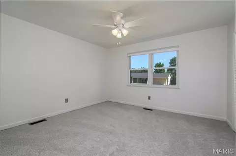 Bedroom - 830 Westrun Dr, Ballwin, MO 63021 photo 4 of 6