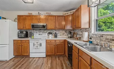 Kitchen - 505 Silver Leaf Ln, Rolla, MO 65401 photo 1 of 2