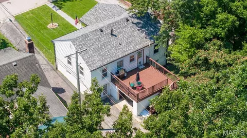 7133 Circleview Dr, Affton, MO 63123 photo 4