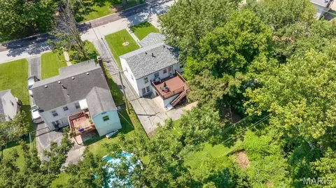 7133 Circleview Dr, Affton, MO 63123 photo 3