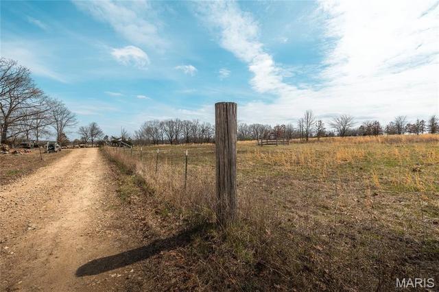 12855 Chicago Rd, Dixon, MO 65459