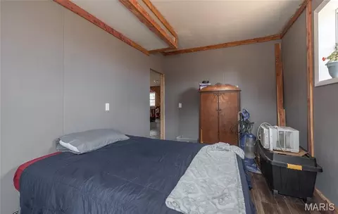Bedroom - 12855 Chicago Rd, Dixon, MO 65459 photo 2 of 5