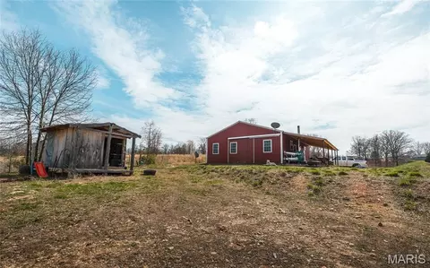 Exterior - 12855 Chicago Rd, Dixon, MO 65459 photo 3 of 8