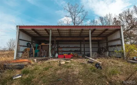 Exterior - 12855 Chicago Rd, Dixon, MO 65459 photo 4 of 8