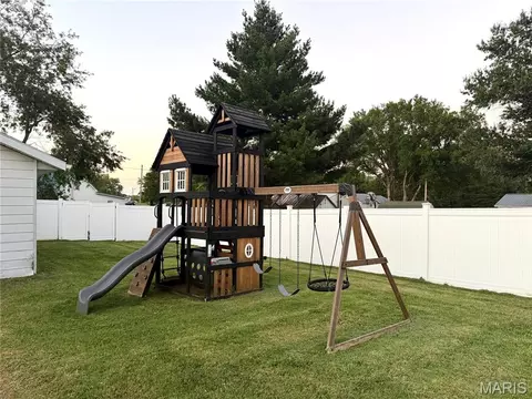 Exterior - 303 Davis, Ava, IL 62907 photo 2 of 8