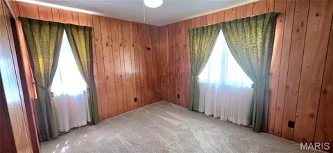 Bedroom - 2432 State St, Chester, IL 62233 photo 1 of 12