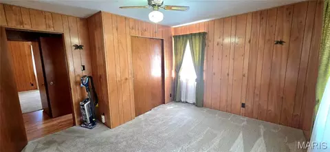 Bedroom - 2432 State St, Chester, IL 62233 photo 2 of 12