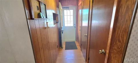 Entry Way - 2432 State St, Chester, IL 62233 photo 1 of 2