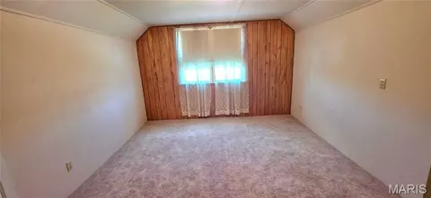 Bedroom - 2432 State St, Chester, IL 62233 photo 7 of 12