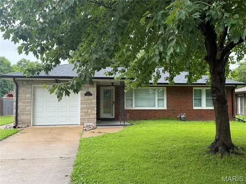 2307 Saint Bernard Ave, Granite City, IL 62040