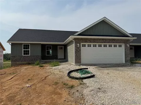 268 Railroad St, Moscow Mills, MO 63362