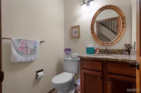 Bath - 1316 Holgate Dr #F1, Ballwin, MO 63021 photo 2 of 5