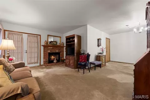Living - 1316 Holgate Dr #F1, Ballwin, MO 63021 photo 2 of 2
