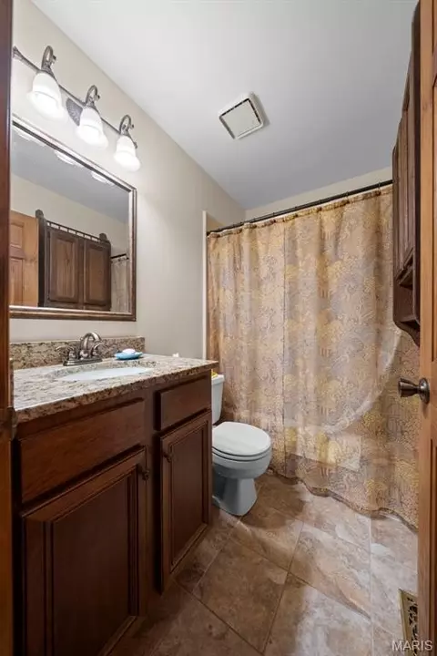Bath - 1316 Holgate Dr #F1, Ballwin, MO 63021 photo 5 of 5