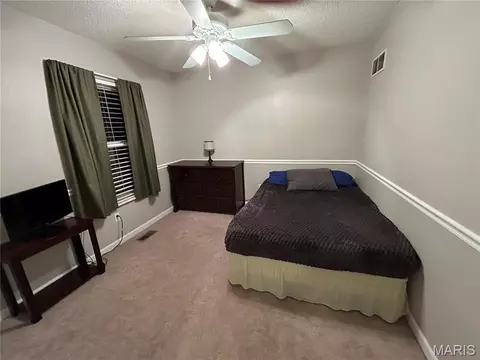 Bedroom - 1908 Mid Summer Dr, Imperial, MO 63052 photo 4 of 7