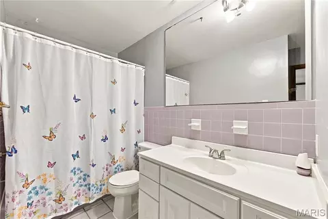 Bath - 205 Morewood Dr, Manchester, MO 63011 photo 1 of 2