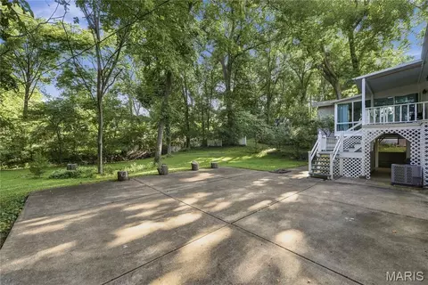 Exterior - 205 Morewood Dr, Manchester, MO 63011 photo 4 of 7