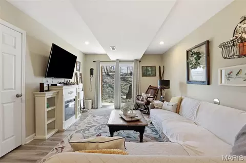 Living - 508 Pacific Estates Dr, Pacific, MO 63069 photo 1 of 3