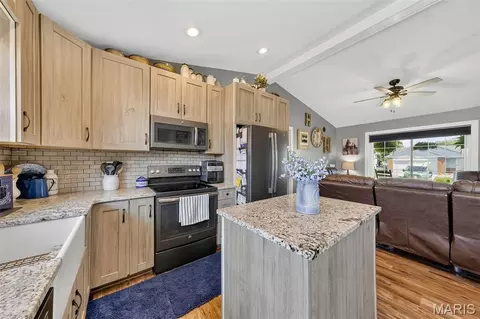 Kitchen - 6402 High Meadow Dr, O'fallon, MO 63368 photo 2 of 4