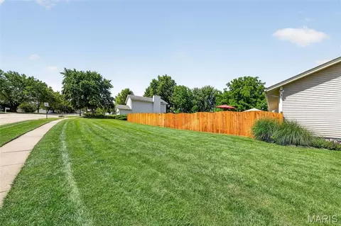 Exterior - 6402 High Meadow Dr, O'fallon, MO 63368 photo 4 of 12